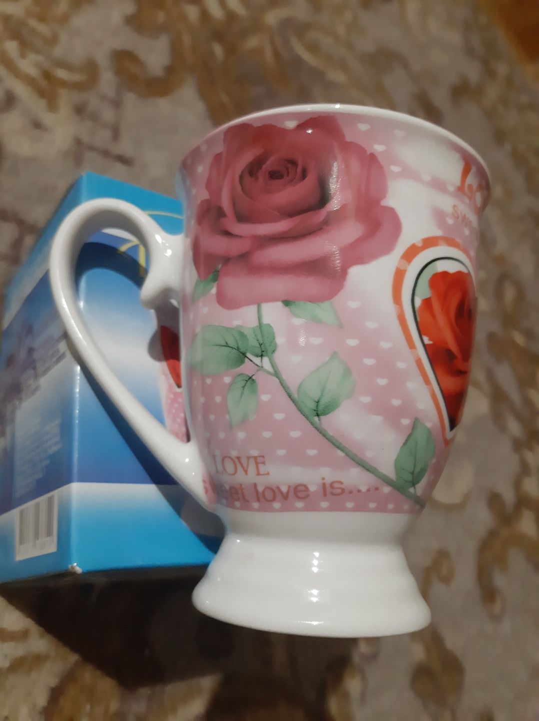 Чашка з трояндами. Sweet love