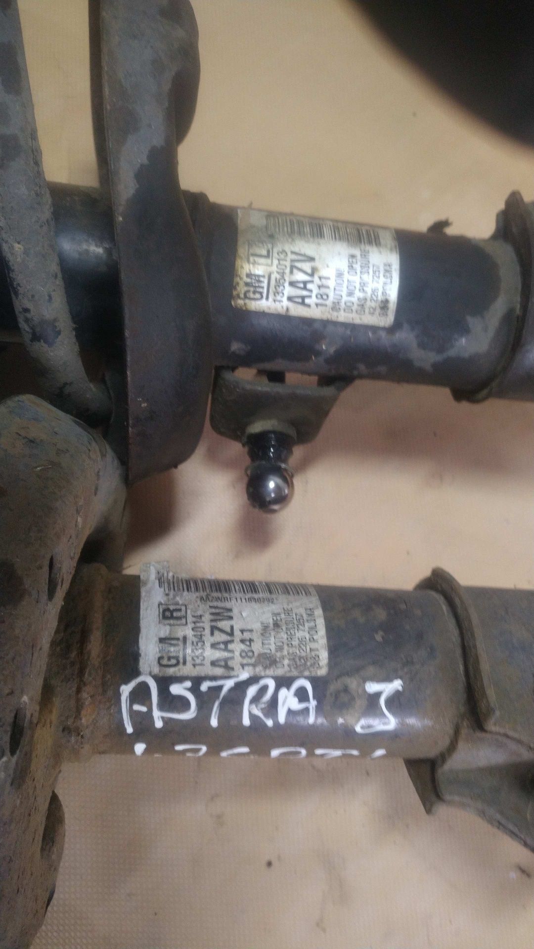 / Astra IV J amortyzatory przód prawy lewy 1.7 CDTI