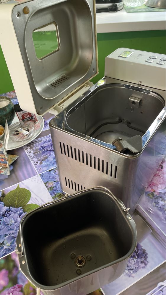 Продам хлебопечь б/у. Kenwood