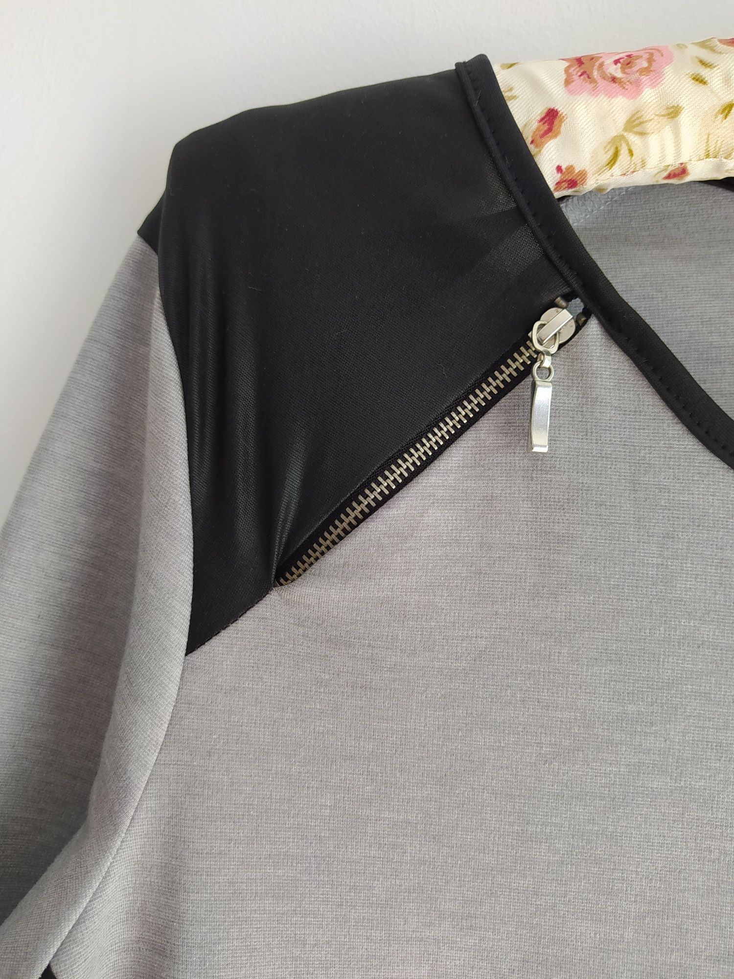 Sukienka oversize szara z czarnymi wstawkami midi