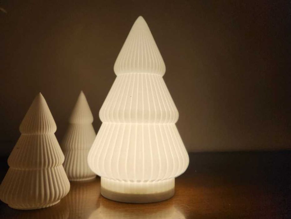 Біла новорічна ялинка з підсвіткою (3D друк)
