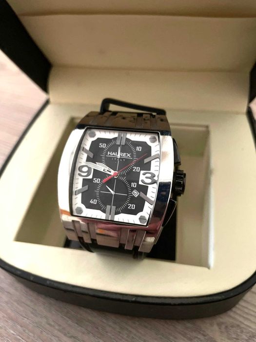 HAUREX - 3A326UNS Mens Mangusta Black Dial Watch