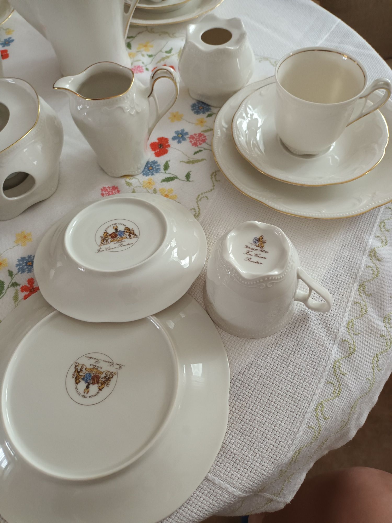 Продам сервиз Германия,фарфор,6 персон