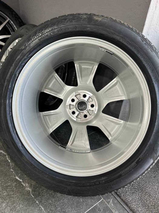 Нові ОРИГІНАЛЬНІ диски R20 для JAGUAR I‑PACE в зборі з зимовими шинами