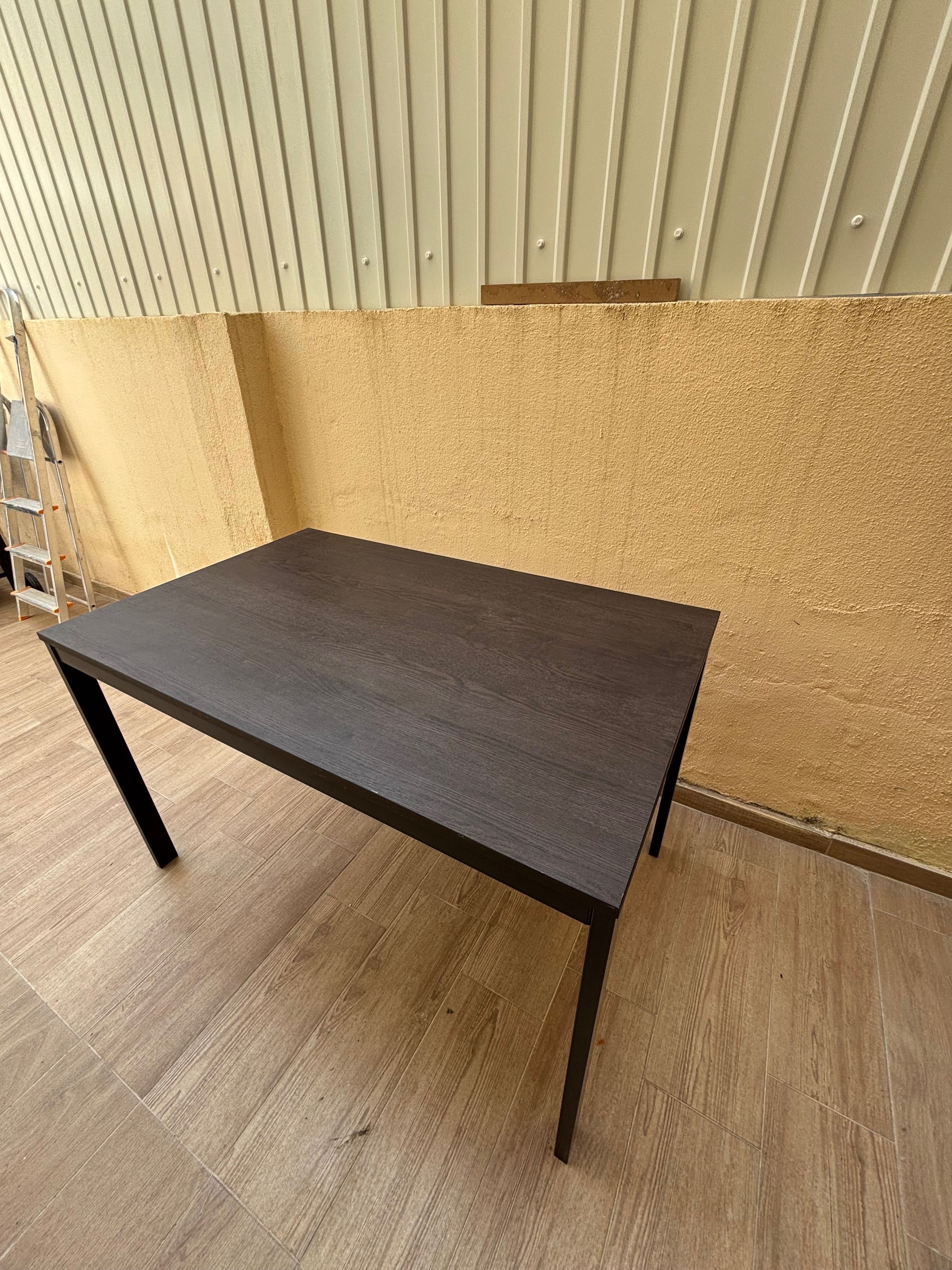 Mesa interior com extensão