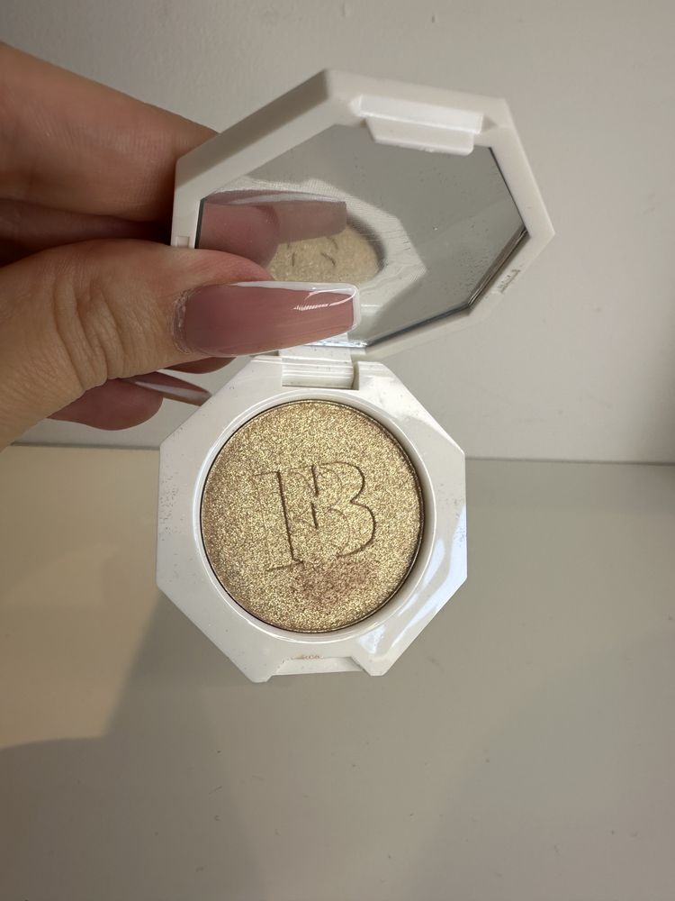 Rozswietlacz Fenty Beauty