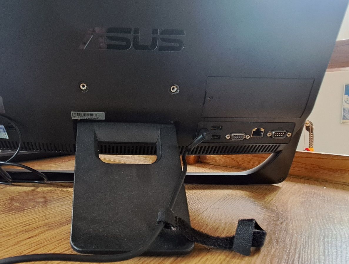 Komputer asus all-in-on 8 RAM ssd