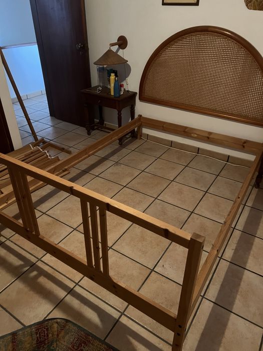 Cama de Madeira + Estrado