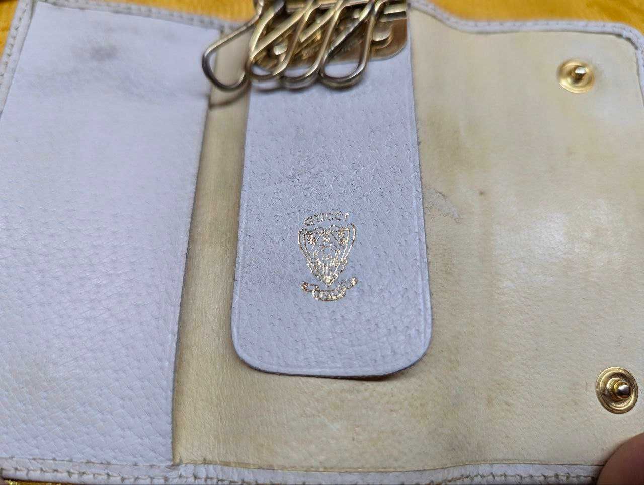 Винтажный держатель для ключей Gucci кожаный белого цвета Оригинал
