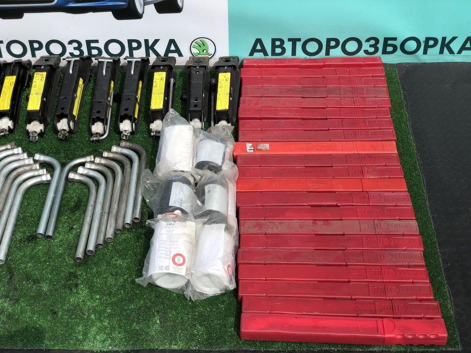 аварийный знак домкрат балонный ключ буксировочный крюк passat b6