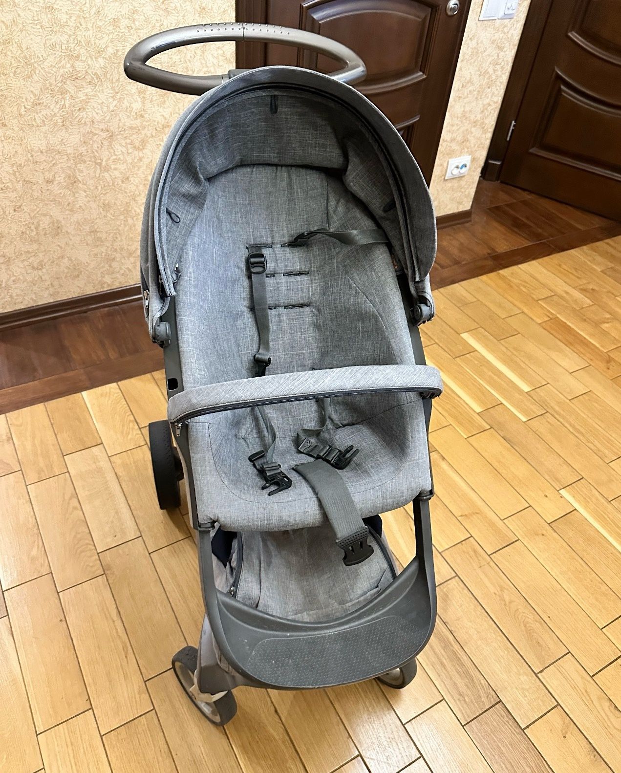 Stokke xplory. Люлька та прогулянковий блок.