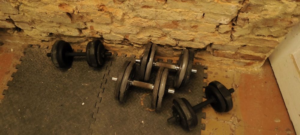 Hantle, obciążenia na kg, drążek, worek bokserski, ławeczka brzuszkow