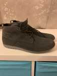Botas cano curto em cinzento