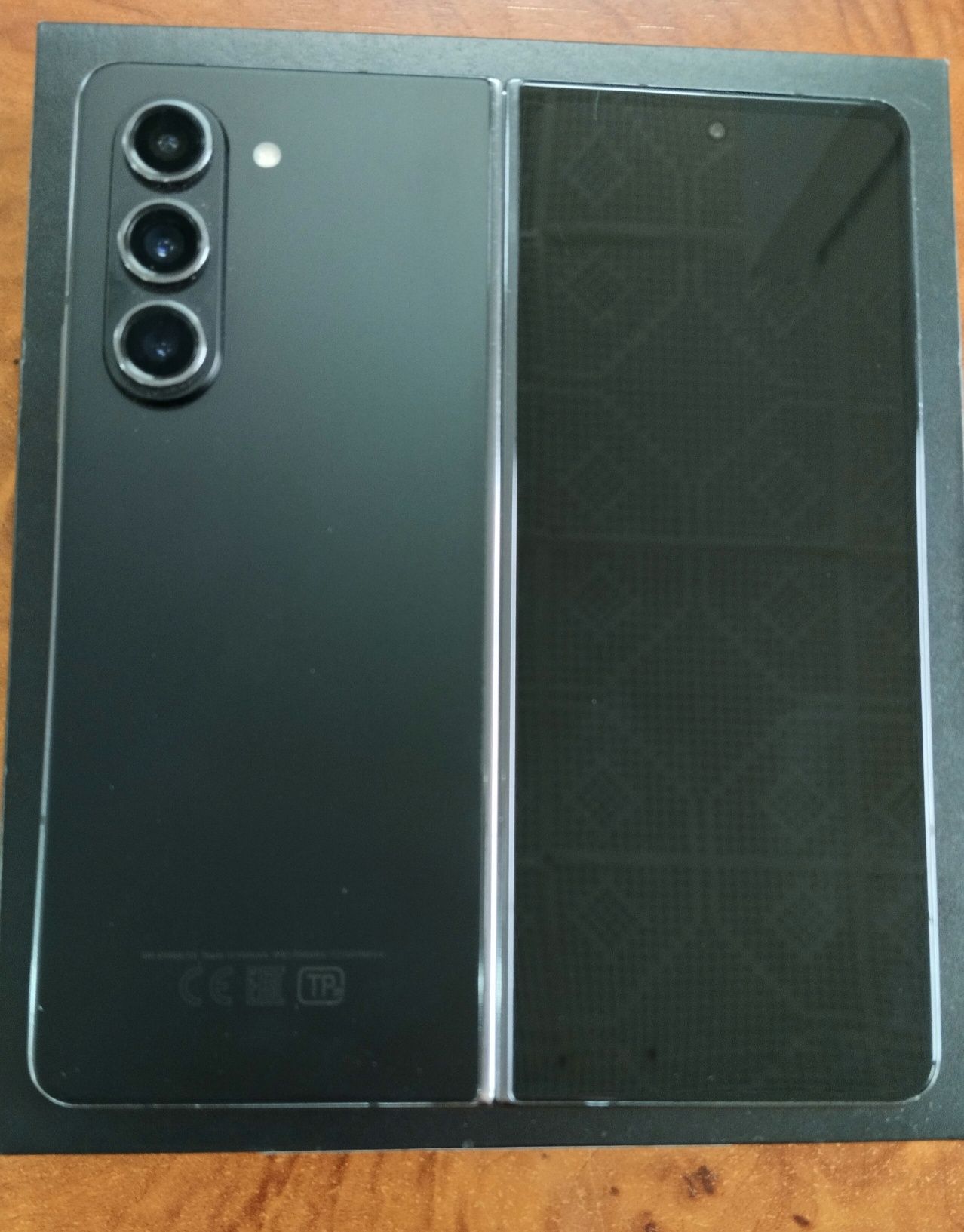 Samsung Fold 5(SM-936B/DS) 12/512 GB;2 сим+е-сим в идеальном состоянии