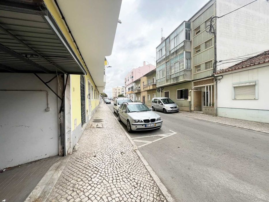 Arrenda-se Garagem Box Privada - 15m2