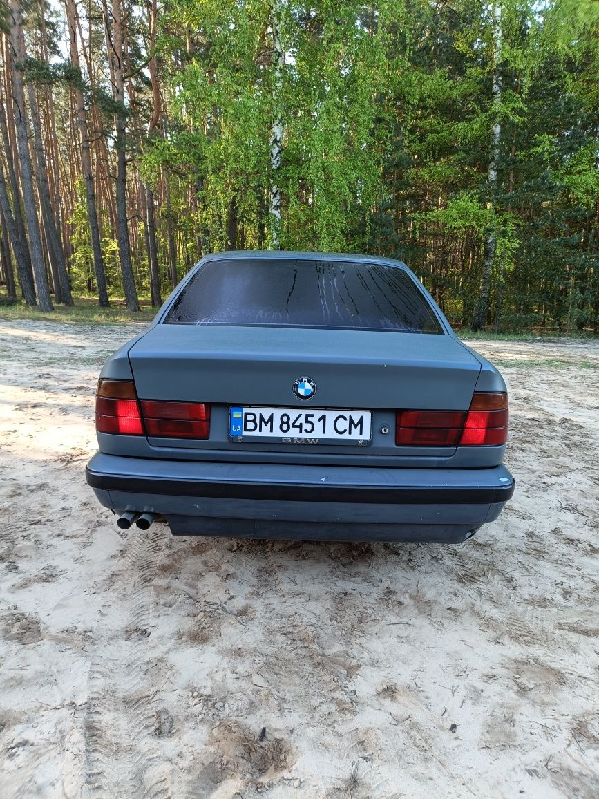 Продам авто BMW 5