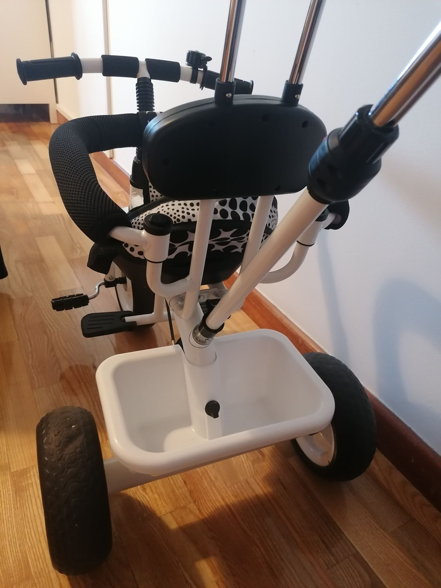 HOMCOM Triciclo para Crianças com Capô Removível e Dobrável 103x47x101