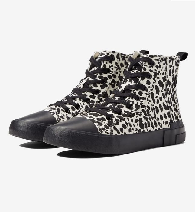 Кеды Levi's р.38,5 на стопу 25 см animal print