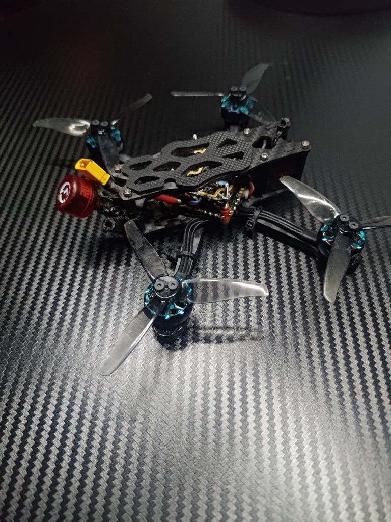 Dron fpv 3" vist