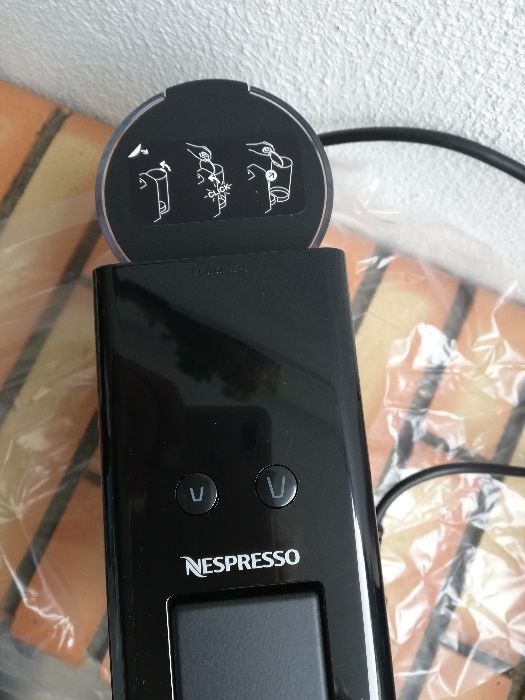 Máquina de Café Nespresso- Nova (Essenza Mini Nespresso Intense Grey )