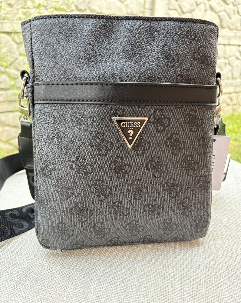Стильна чоловіча сумка Guess