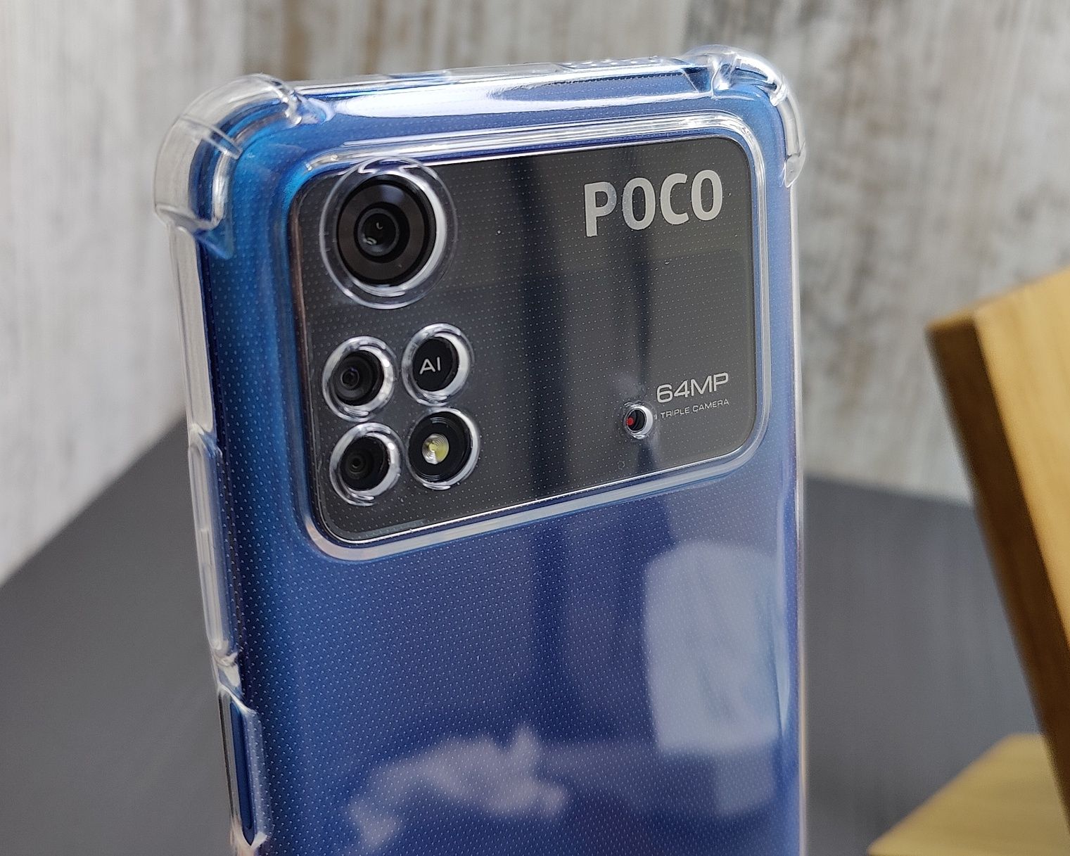 Чехол противоударный на Xiaomi Poco M4 Pro Прозрачный силикон