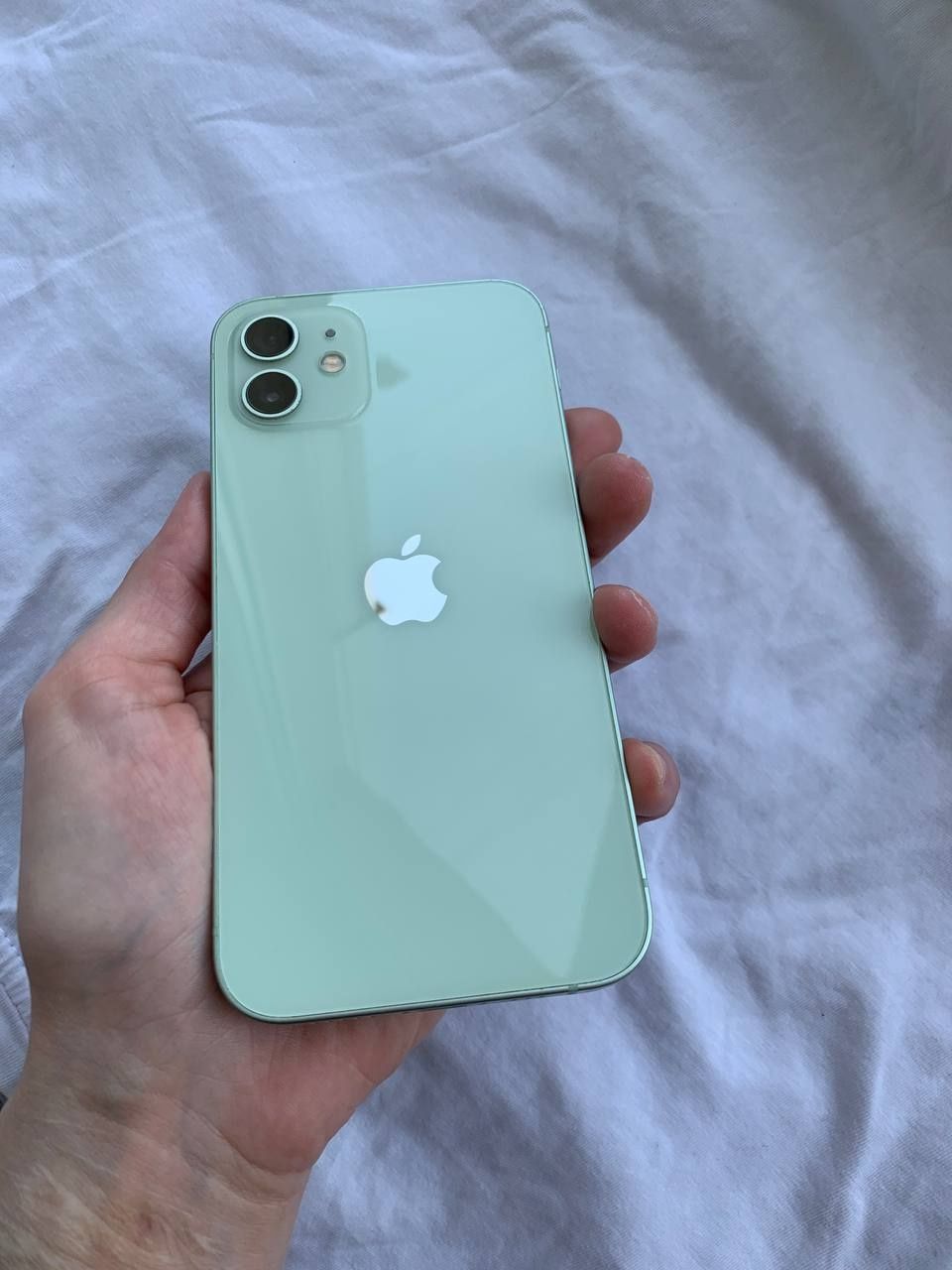 Продам iphone 12 на 64gb green