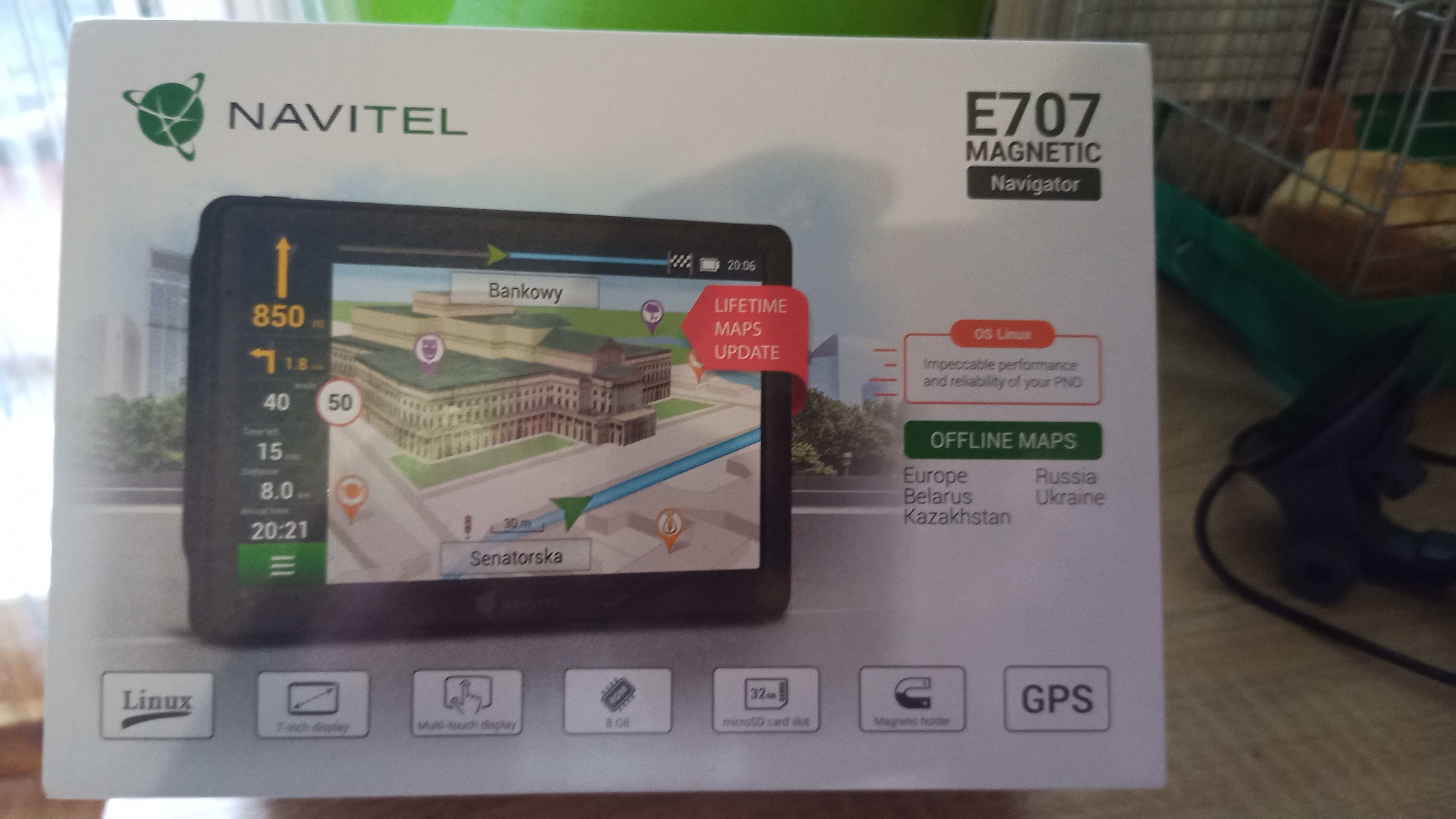 Новый , сенсорный GPS навигатор с магнитным держателем