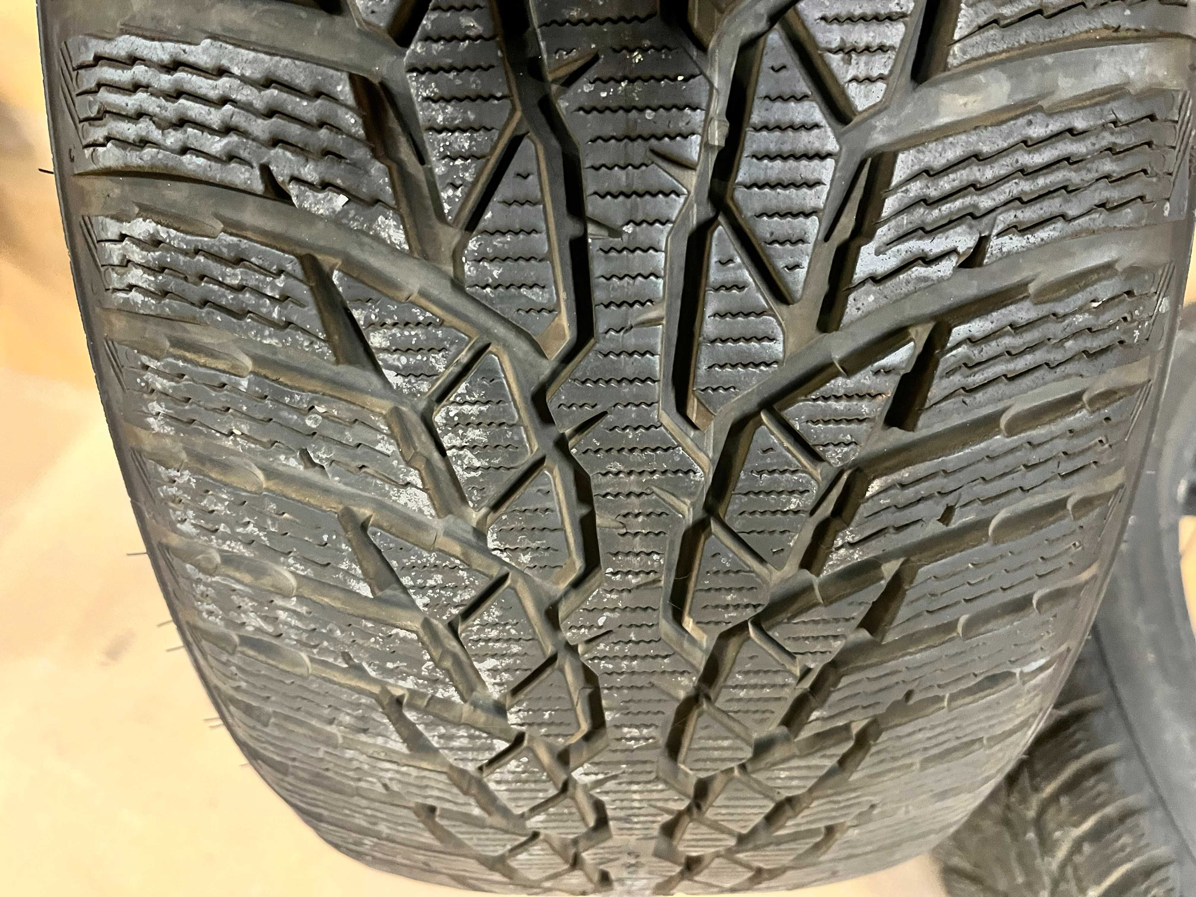 Opony NOKIAN 225/40R18 5mm zimowe