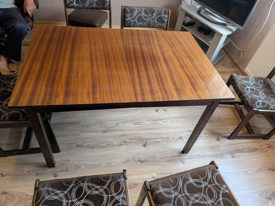 Stół rozkładany do jadalni, salonu