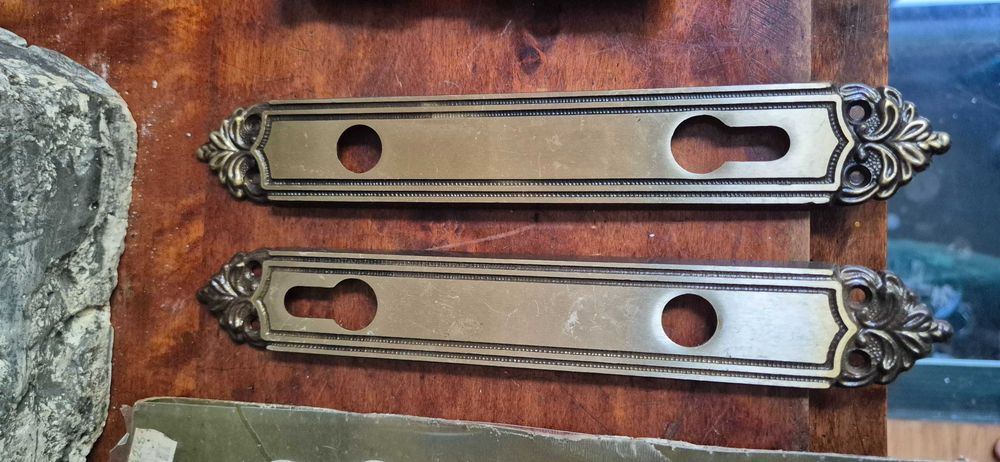 Dwie złote klamki z brązu szyldy antyk glamour