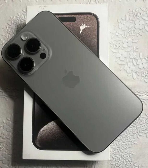 Apple iPhone 15 Pro 128 GB Como Novo Oferta Capa