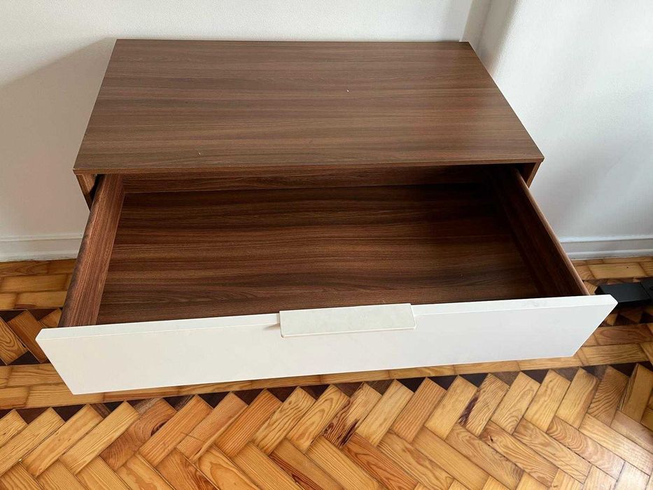 Cómoda IKEA com 3 gavetas