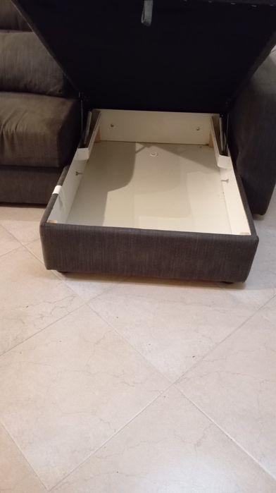 Sofá chaise longue com arrumação