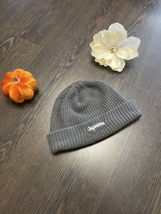 Потужна шапка Supreme