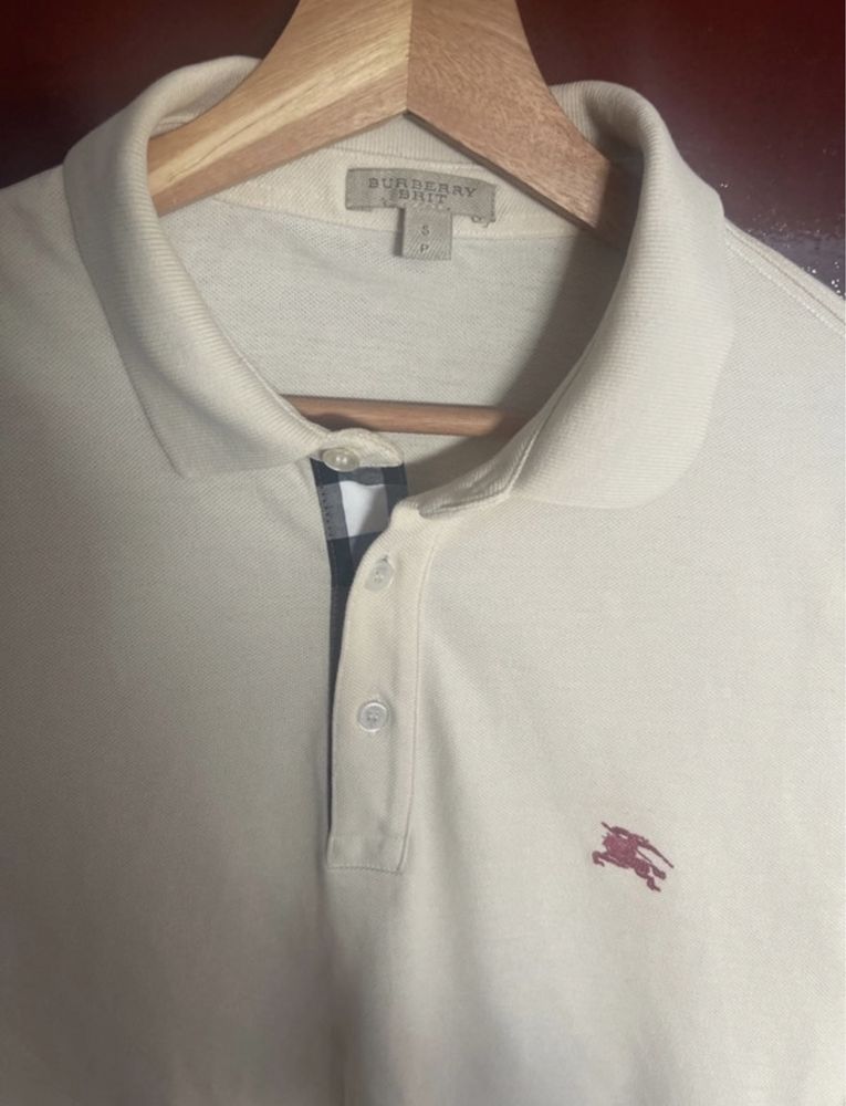 Polo creme da Burberry