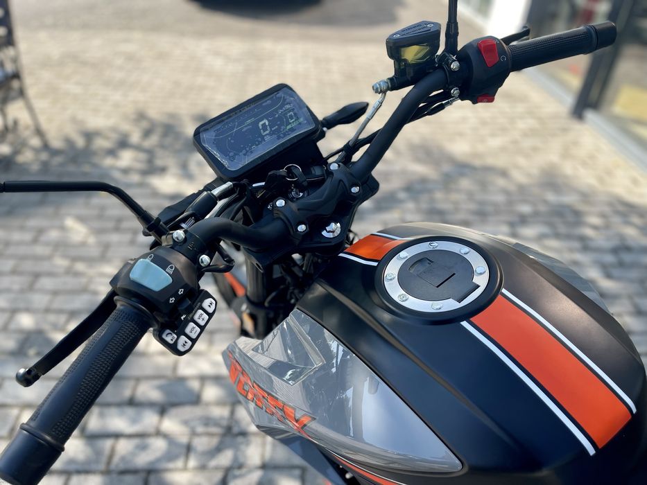 Мотоцикл GEON VERTEX 300
