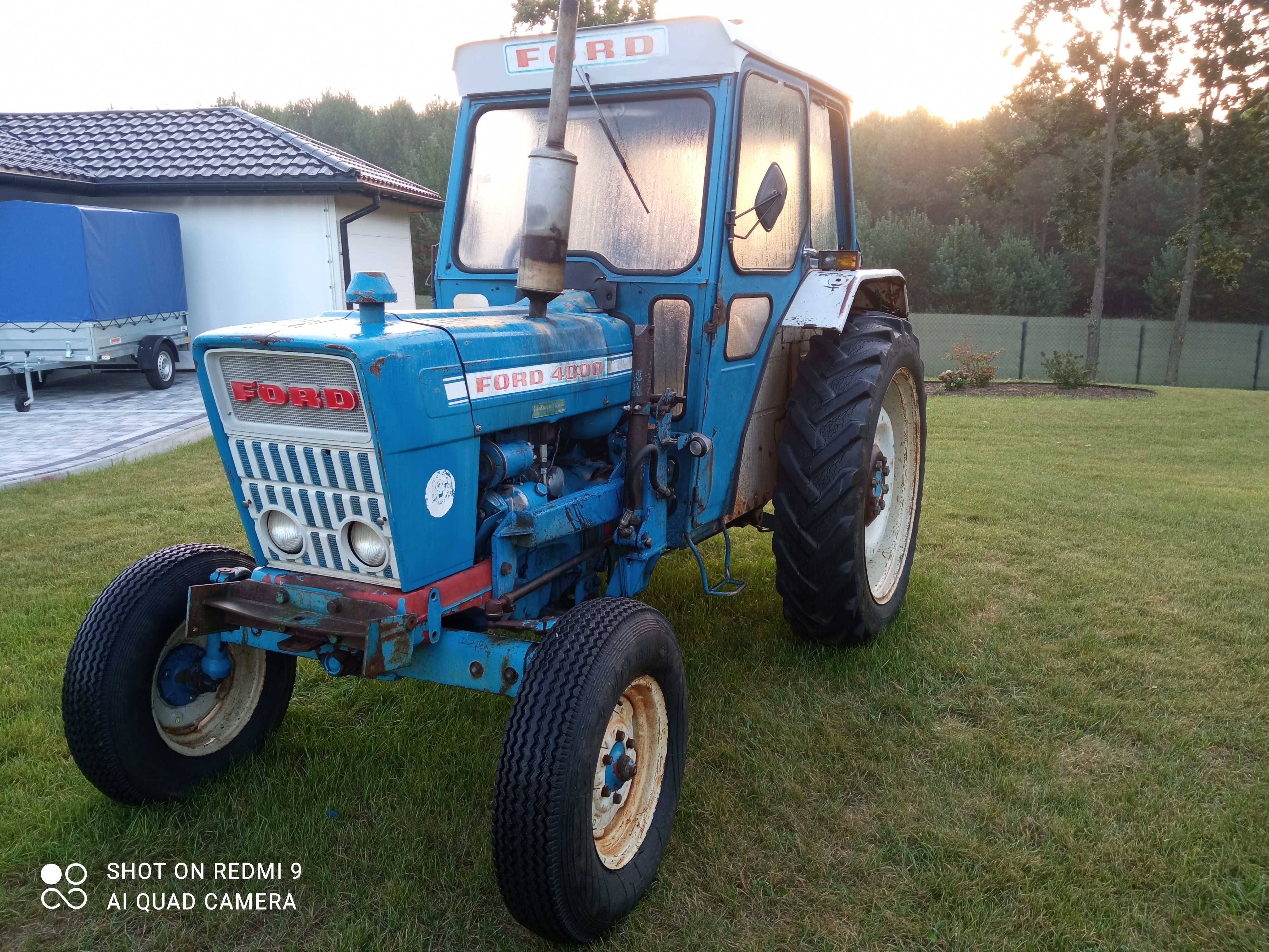 Ciągnik rolniczy Ford 4000 z turem