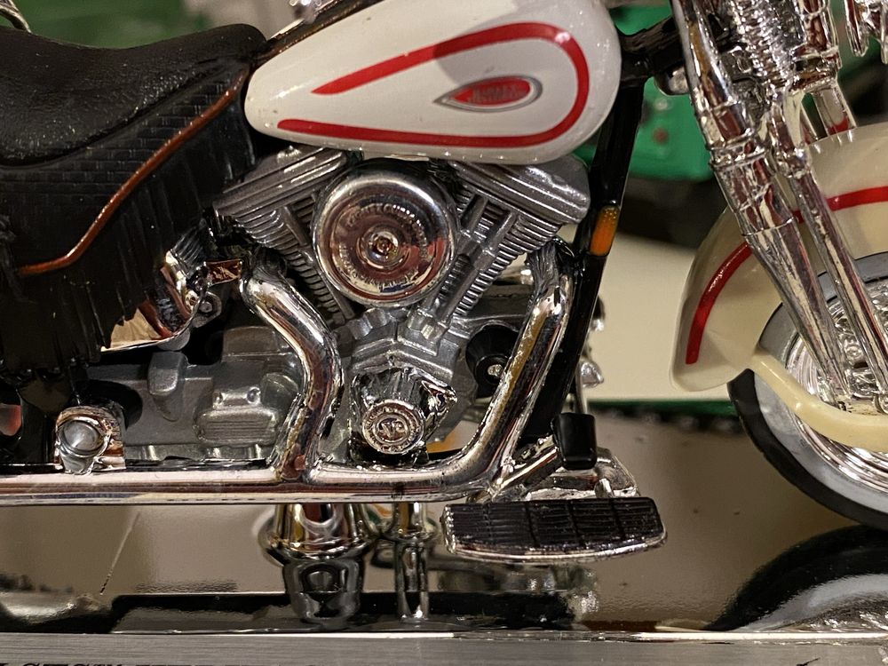 FLSTS Heritage Springer Harley Davidson Maisto 1:18