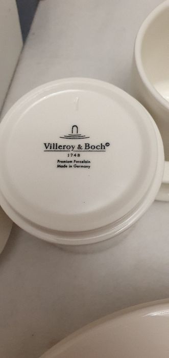 Чашки, тарелки, блюдце, вилки, ножы