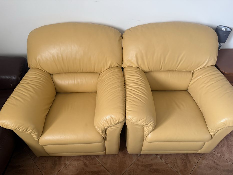 Conjunto de sofa e duas poltronas