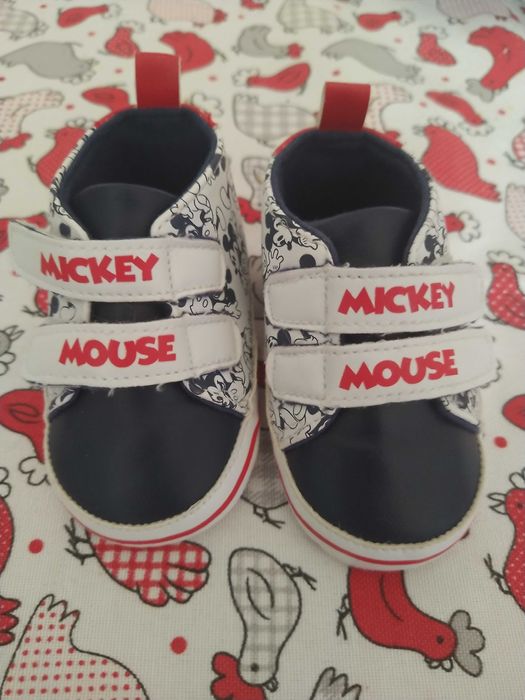 Vestuário e acessórios de bebé