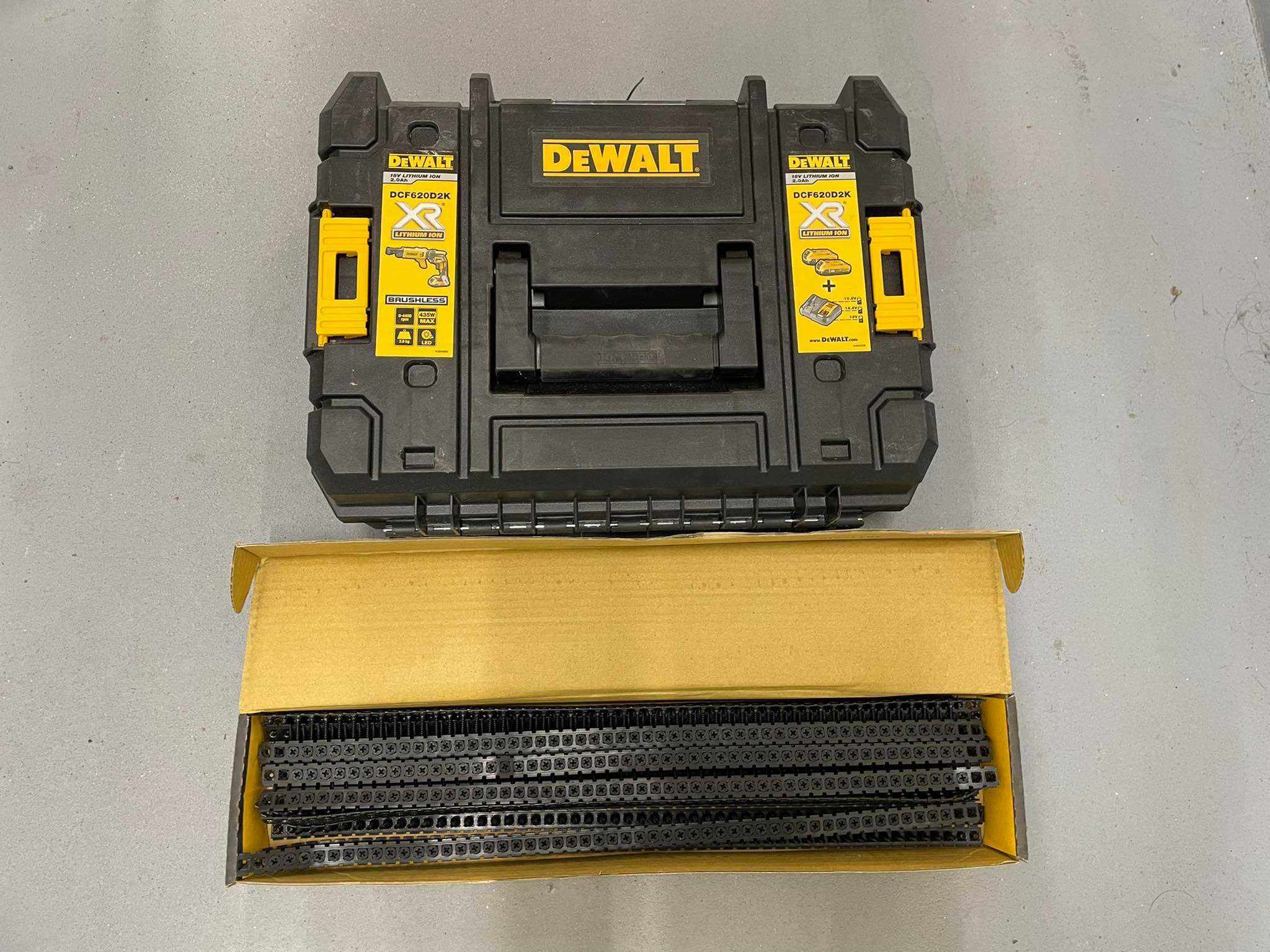 Wkrętarka Dewalt do płyt K-G