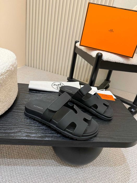 HERMES Chyre sandały luksusowa propozycja na lato buty