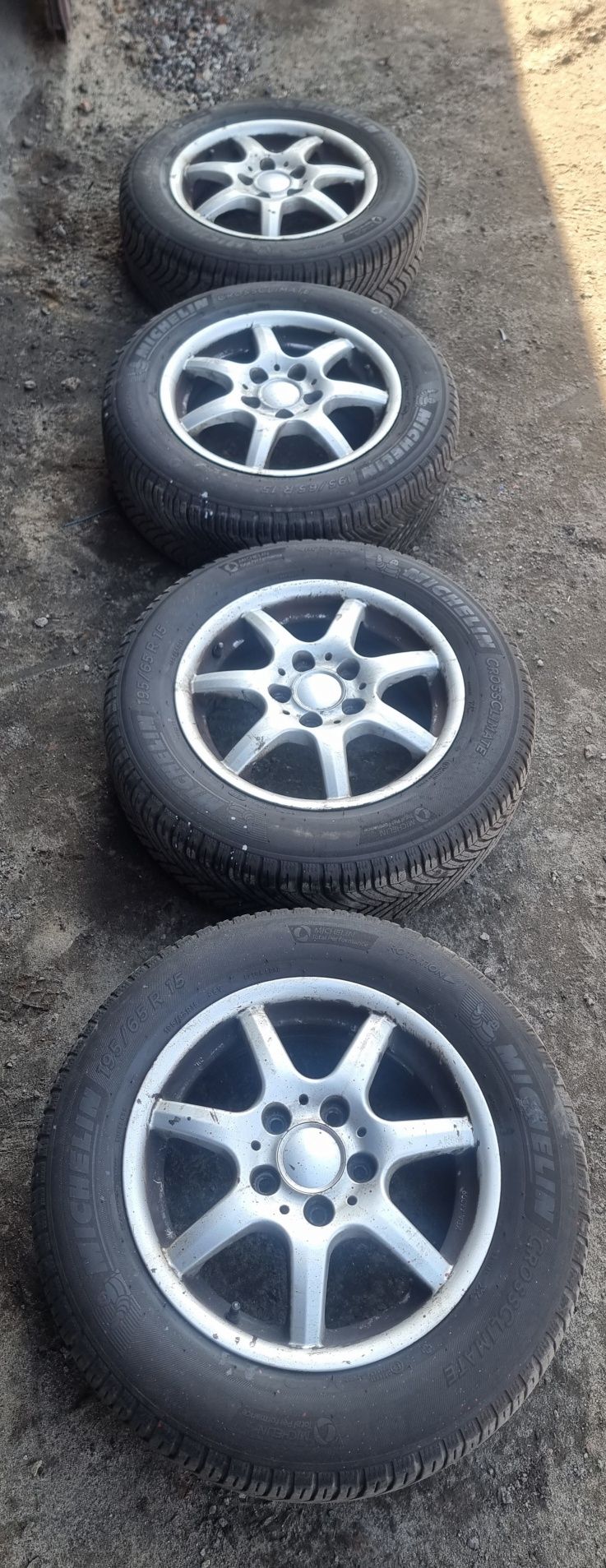 Felgi 15×112  z oponami zimowymi
