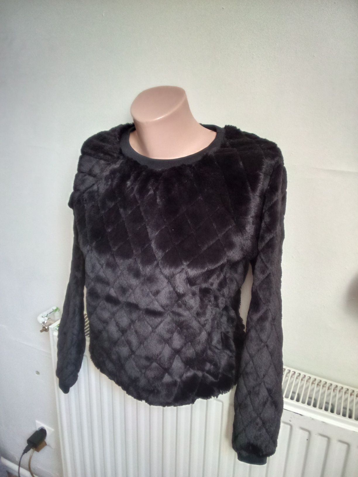 Sweter damski czarny