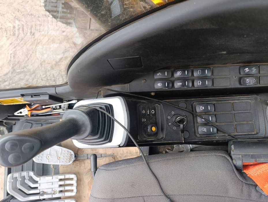 Продається екскаватор JCB JZ141 LC 2018 року