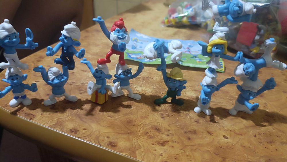 Серия Смурфы Еdeka типа киндер