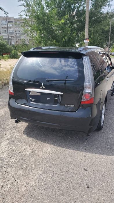 Продам авто Mitsubishi Grandis — семимісний мінівен