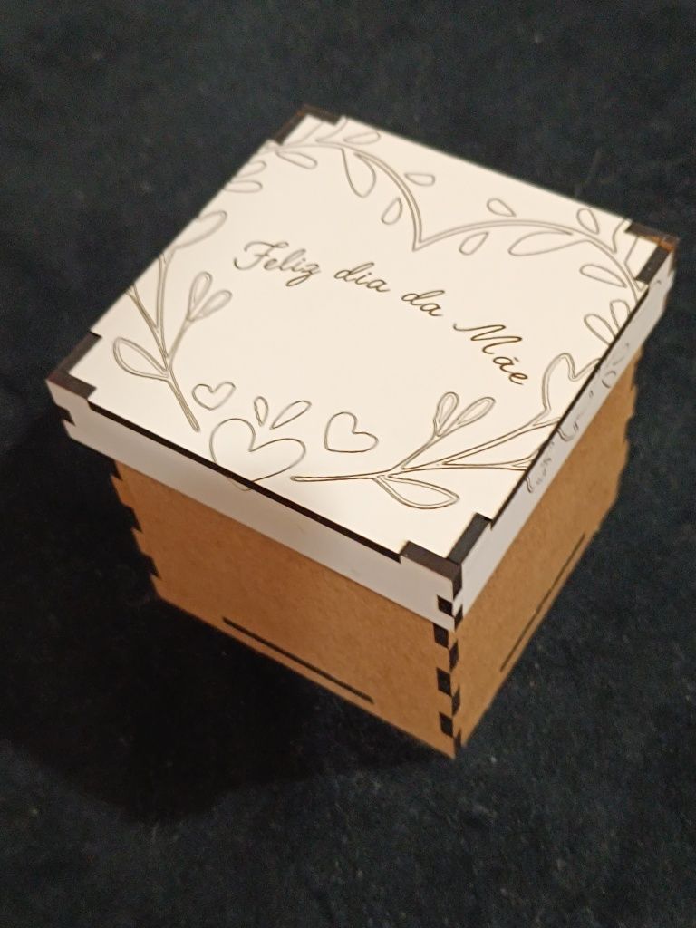 Caixa personalizada 8x8 cms